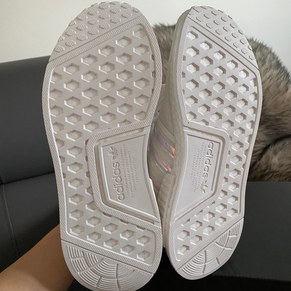 ADIDAS WHITE IRIDESCENT WOMENS SHOES - Picture 4 of 10